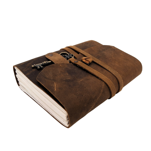 Leder-Notizbuch im Vintage-Stil mit Schlüssel