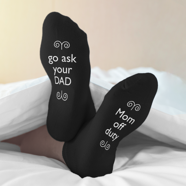 Socken mit Sohlenprint "Mom off duty" Socken mit Sohlenprint "Mom off duty"