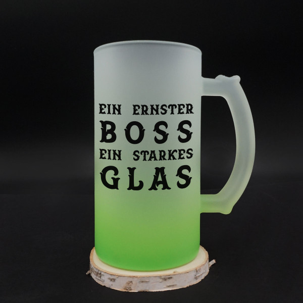 Bierkrug "Ein ernster Chef ein starkes Glas" Bierkrug "Ein ernster Chef ein starkes Glas"