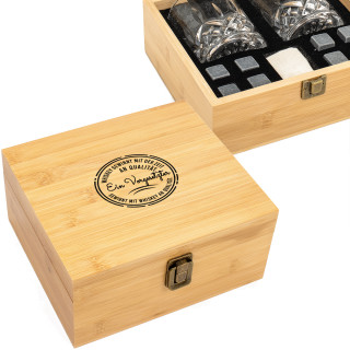 Ein exquisites Set Whiskygläser in einer Bambusbox "Guter CHEF" Ein exquisites Set Whiskygläser in einer Bambusbox "Guter CHEF"