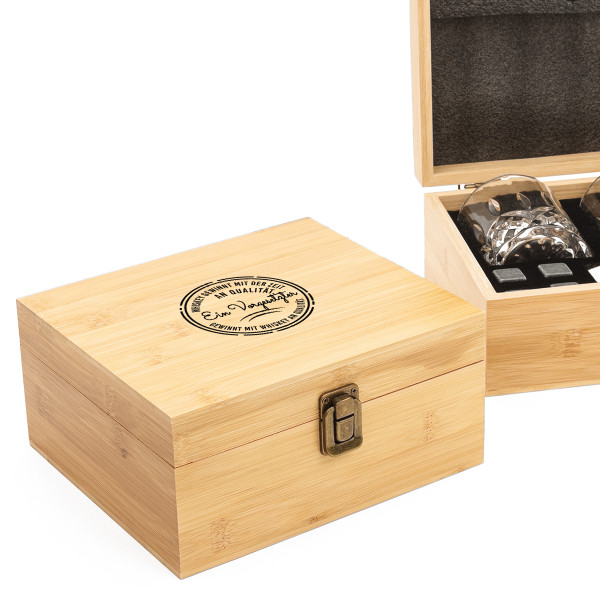 Ein exquisites Set Whiskygläser in einer Bambusbox "Guter CHEF" Ein exquisites Set Whiskygläser in einer Bambusbox "Guter CHEF"