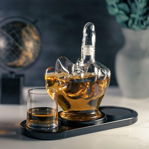 Dekanter und 2 Gläser im Set "Mittelfinger"