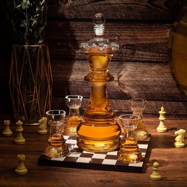 Dekanter und 4 Gläser im Set "Royal Chess"