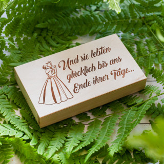 Holzspardose „Glücklich bis ans Ende ihrer Tage“