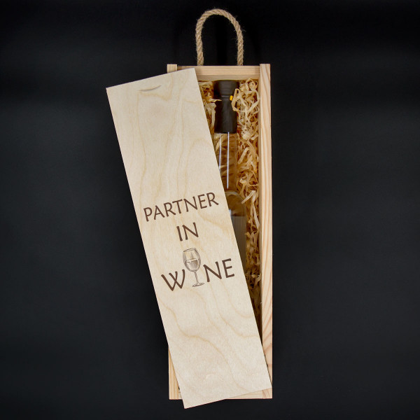 Flaschenkiste aus Holz „Partner in Wine“ Flaschenkiste aus Holz „Partner in Wine“