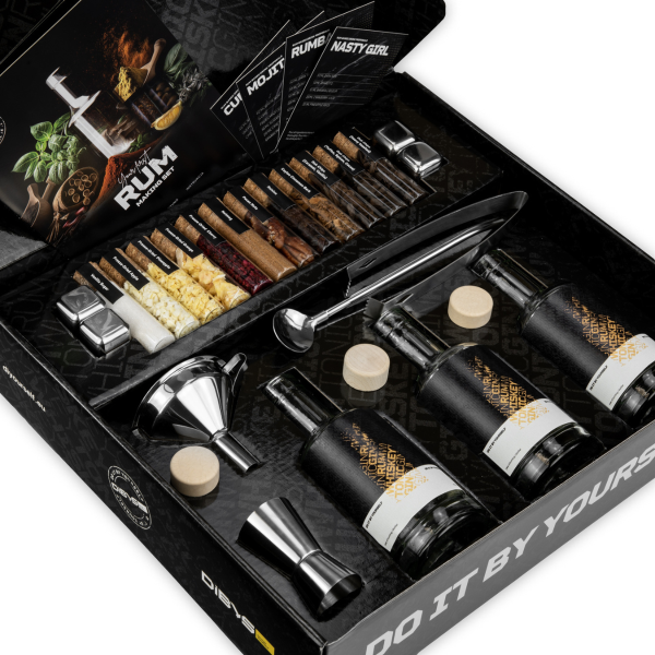 Rum-Herstellungsset mit Gewürzen und Cocktailzubehör