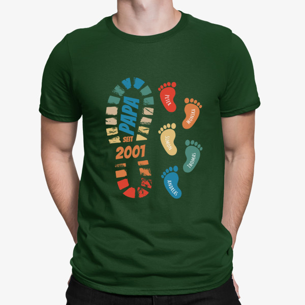 T-Shirt "In Papas Fußstapfen" mit Namen und Datum der Kinder