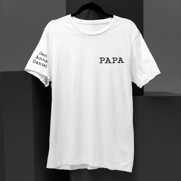 T-Shirt "Papa" mit den Namen der Kinder auf dem Ärmel