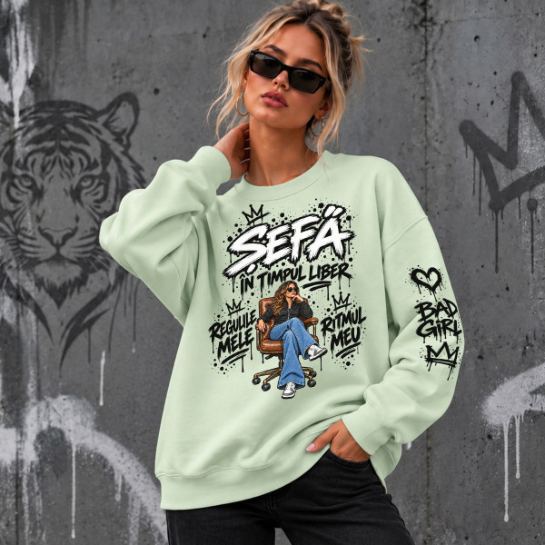 Unisex-Sweatshirt in Pastelltönen "Chefin außer Dienst"