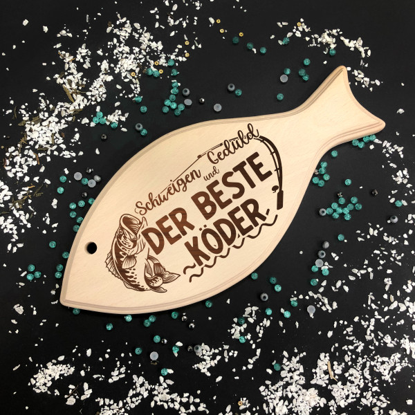 XL-Schneidebrett mit Gravur in Form eines Fisches "Der beste Köder" XL-Schneidebrett mit Gravur in Form eines Fisches "Der beste Köder"